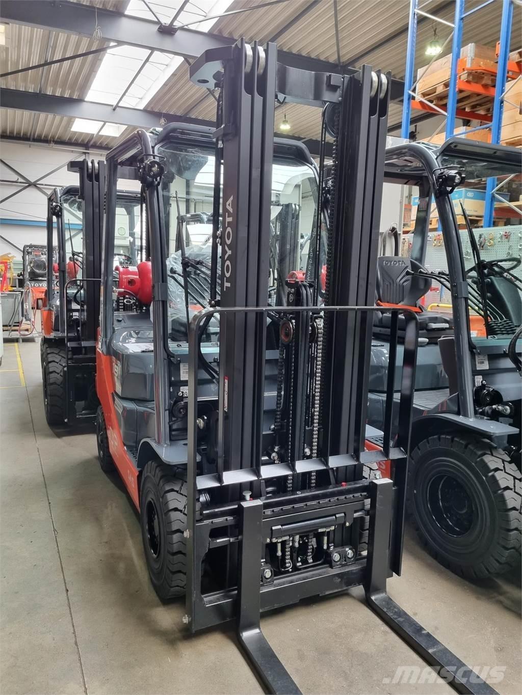 Toyota 02-8FGF18 Περονοφόρα ανυψωτικά κλαρκ με φυσικό αέριο LPG