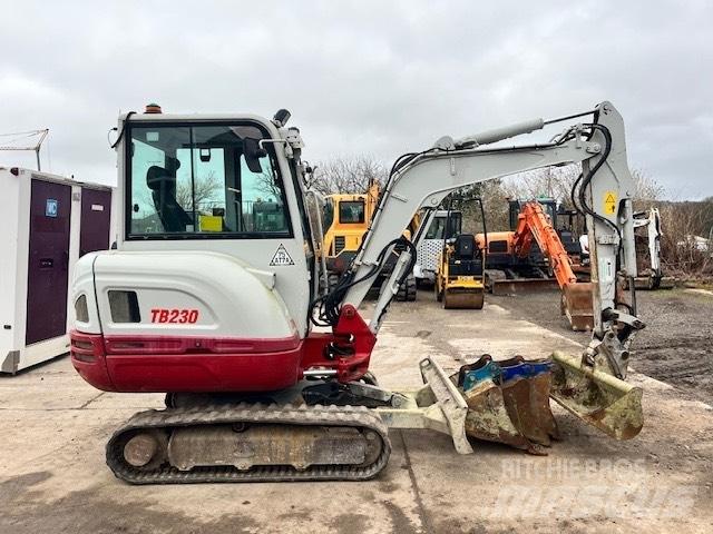 Takeuchi TB 230 Εκσκαφάκι (διαβολάκι) < 7t