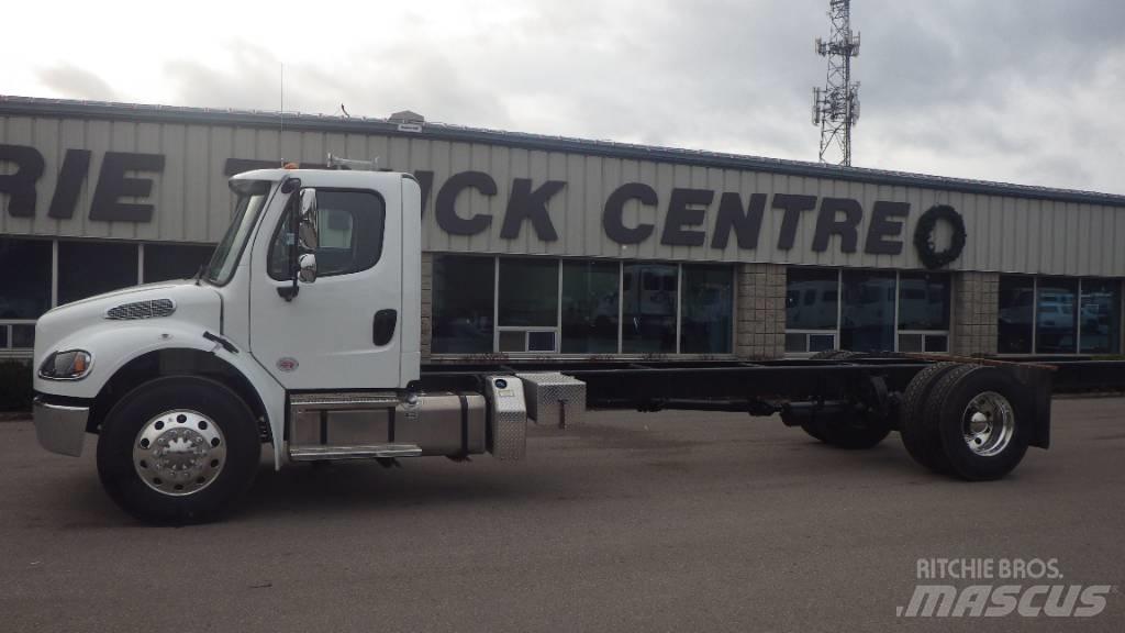 Freightliner M2 106 Φορτηγά Σασί