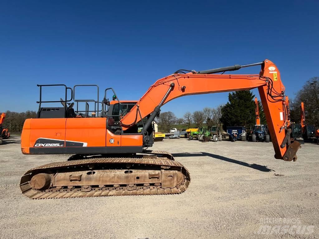 Doosan DX 225 Εκσκαφείς με ερπύστριες