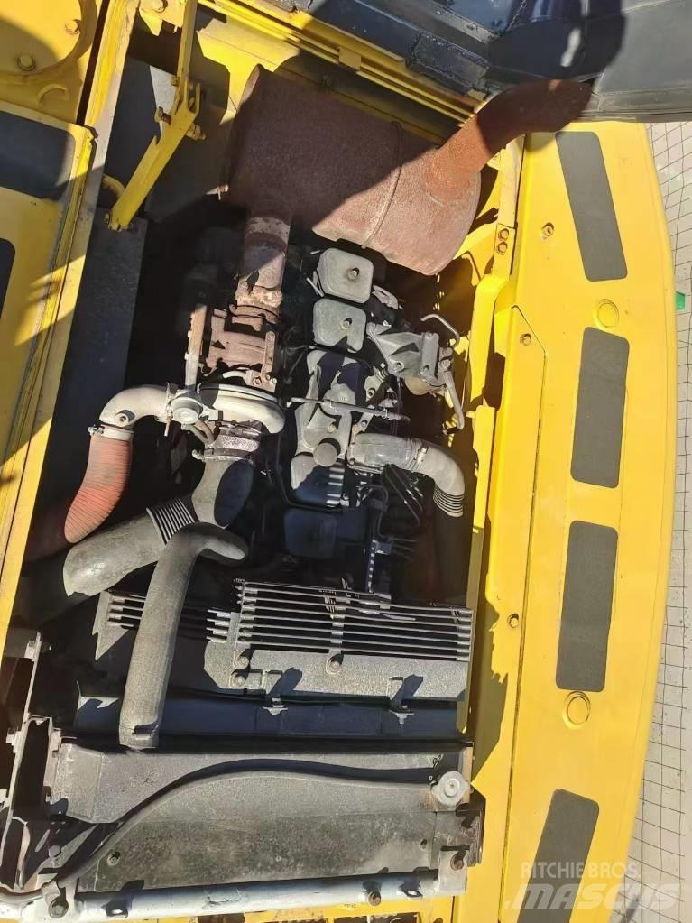 Komatsu PC 220 Εκσκαφείς με ερπύστριες