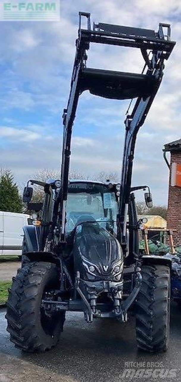 Valtra g135a Τρακτέρ