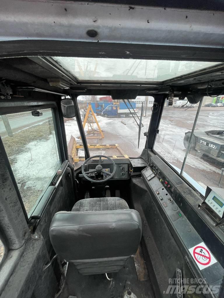 Sisu TRX181 Νταλίκες μεταφοράς εμπορευματοκιβωτίων