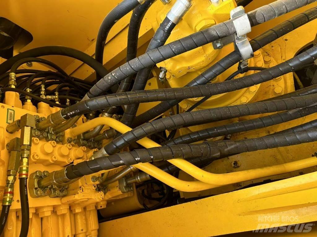 Komatsu 240-8 Εκσκαφείς με ερπύστριες