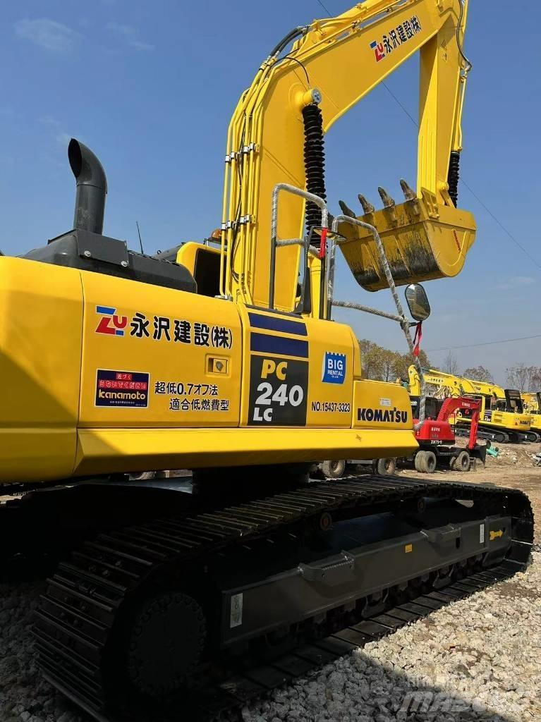 Komatsu 240-8 Εκσκαφείς με ερπύστριες