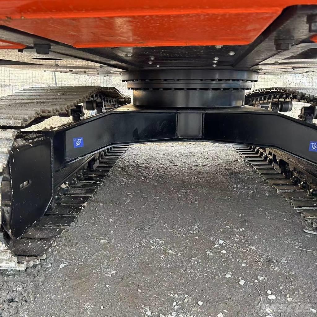 Hitachi ZX 200 Εκσκαφείς με ερπύστριες