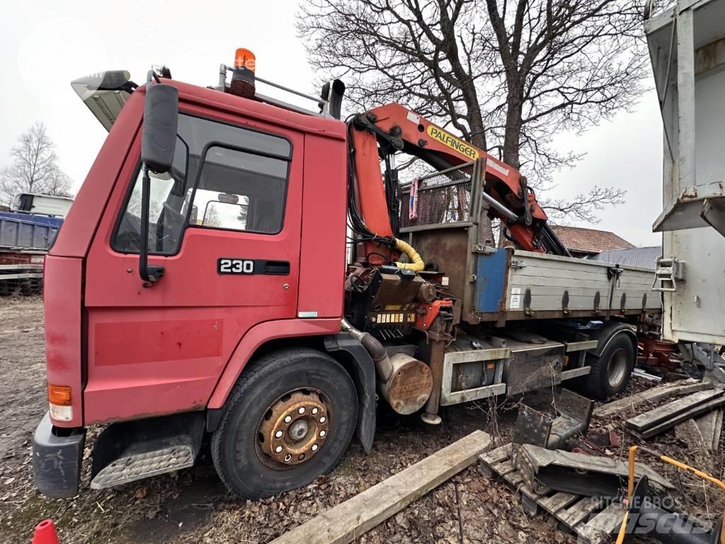 Volvo FL7 Φορτηγά με Γερανό