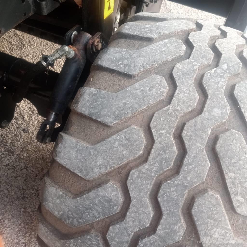 New Holland BR 7070 Πρέσες κυλινδρικών δεμάτων