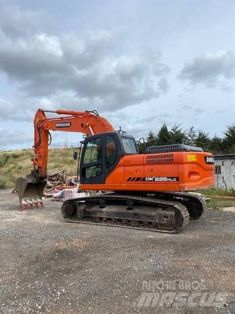 Doosan DX 225 NLC Εκσκαφείς με ερπύστριες