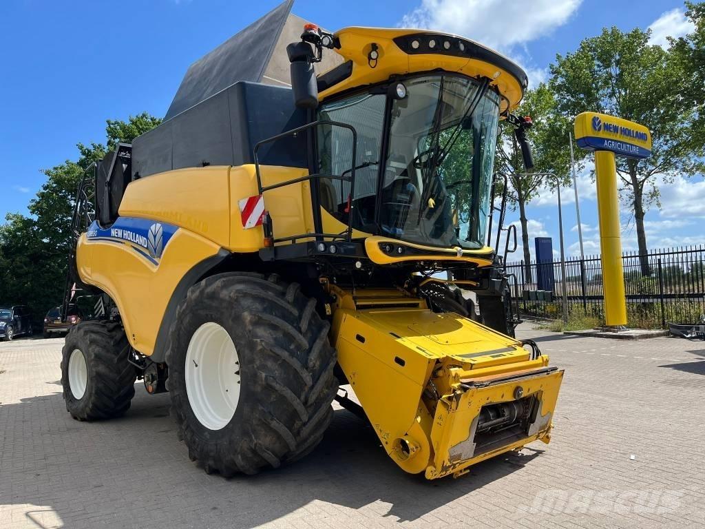 New Holland CR 8.80 Θεριζοαλωνιστικές μηχανές