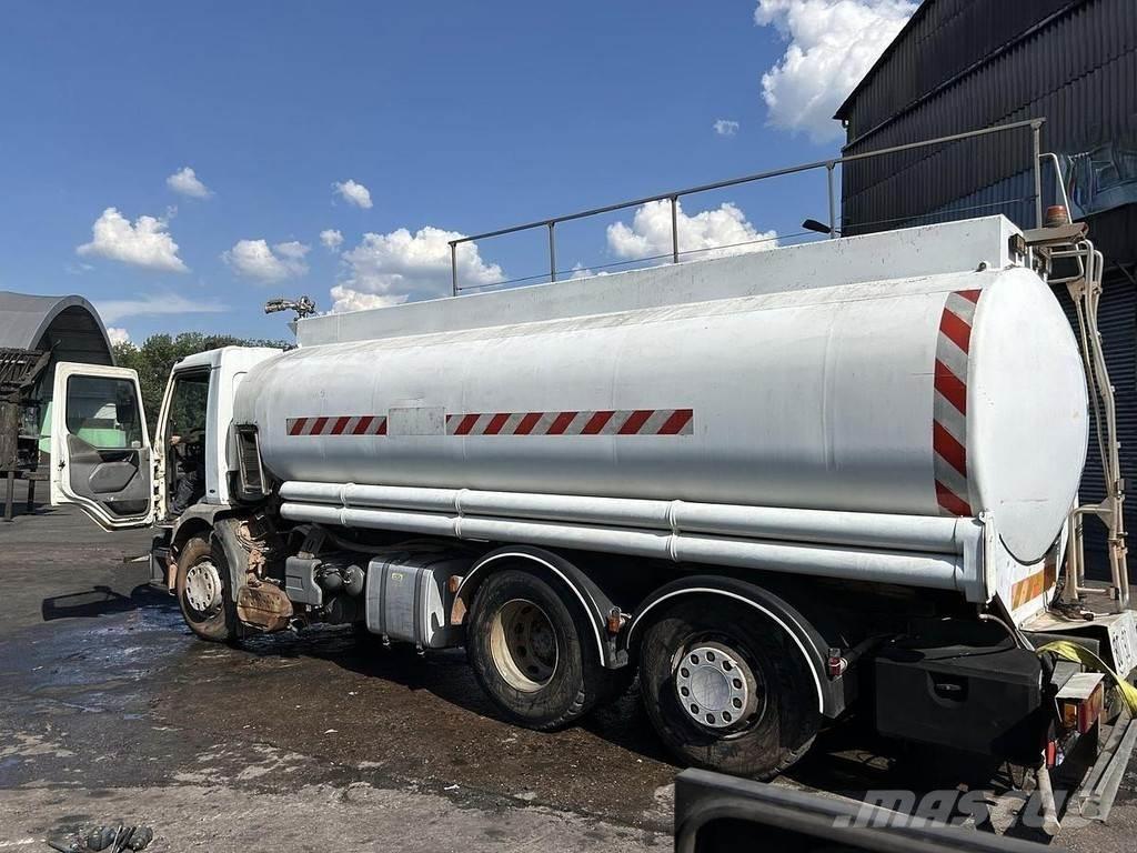 Renault 320 Βυτιοφόρα φορτηγά