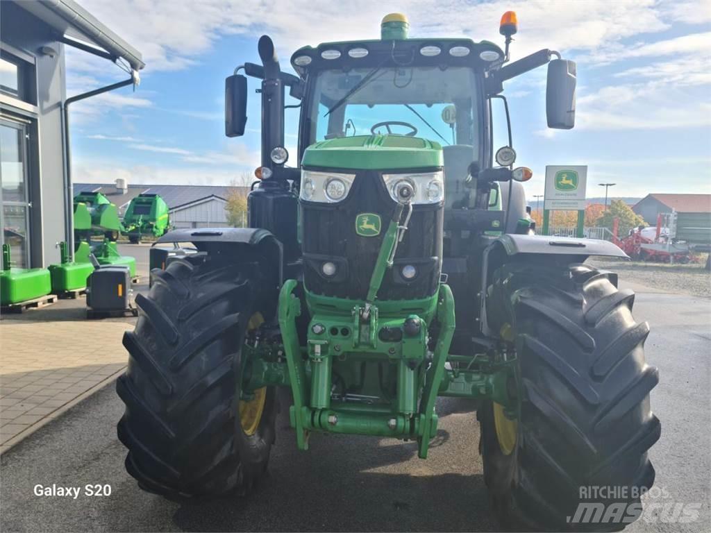 John Deere 6215R Τρακτέρ