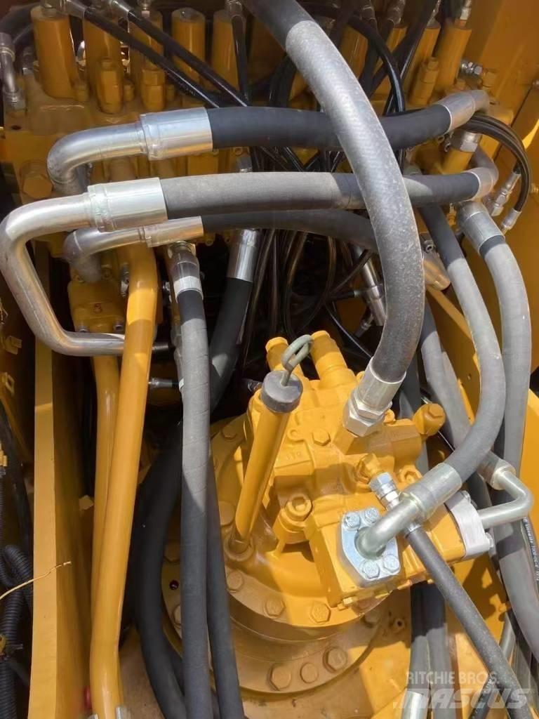 CAT 320D2 Εκσκαφείς με ερπύστριες