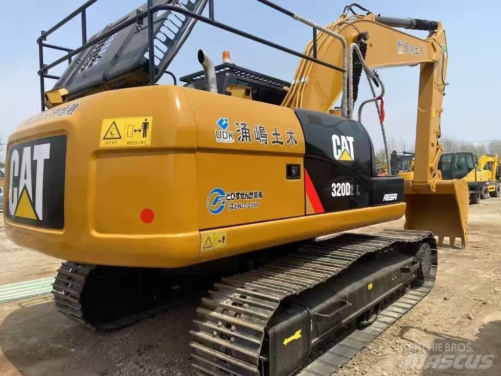 CAT 320D2 Εκσκαφείς με ερπύστριες