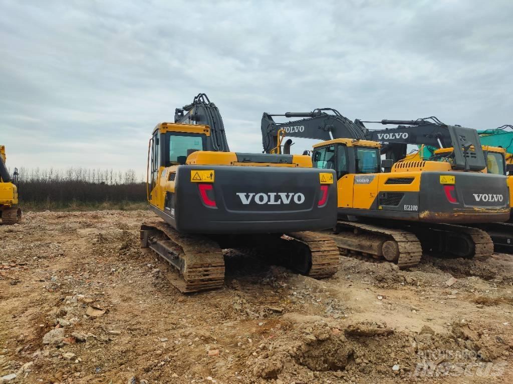 Volvo EC220D Εκσκαφείς με ερπύστριες