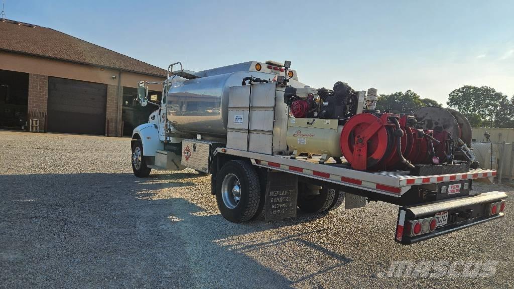 Peterbilt PB335 Βυτιοφόρα φορτηγά