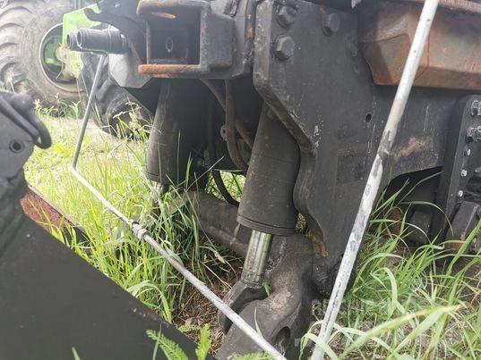 Valtra T 151 WOM Μπούμες και κουτάλες