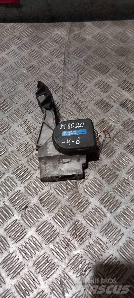 MAN TGA   81259706094 Καμπίνες και εσωτερικό