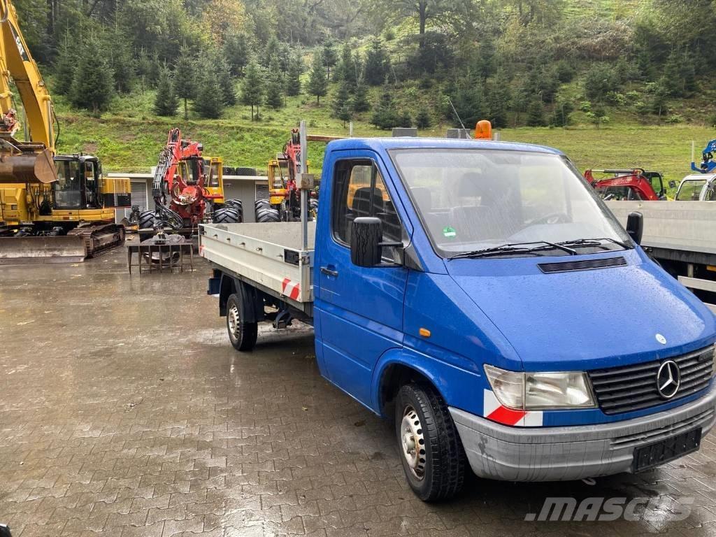 Mercedes-Benz 208 D Φορτηγά Kαρότσα με ανοιγόμενα πλαϊνά