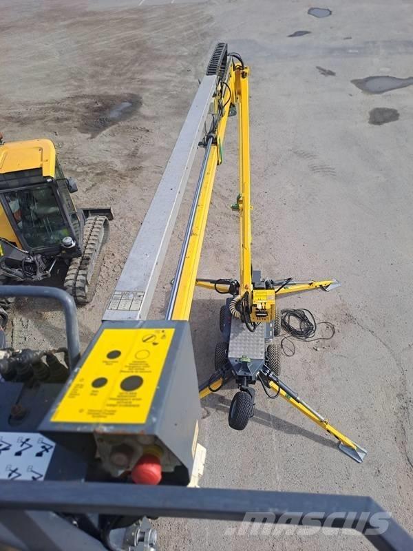 Leguan 125 Compact self-propelled boom lifts