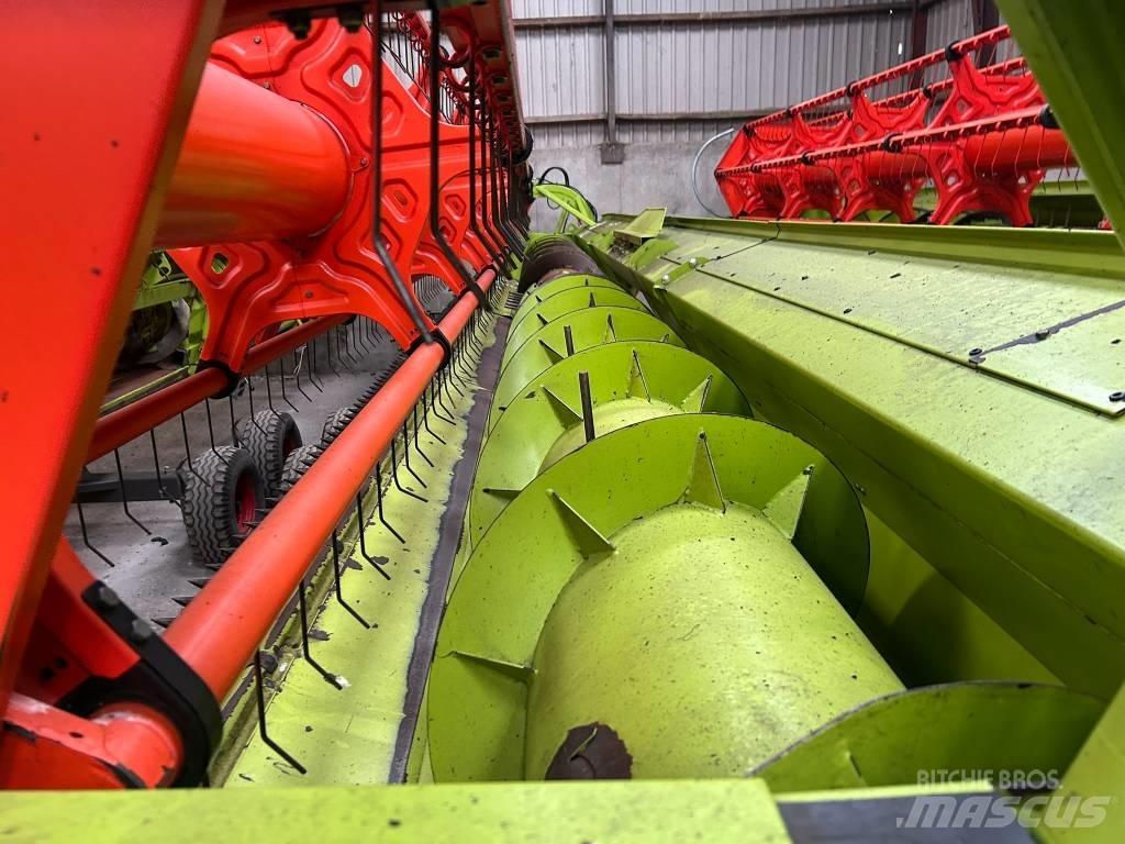 CLAAS Lexion 670 Θεριζοαλωνιστικές μηχανές