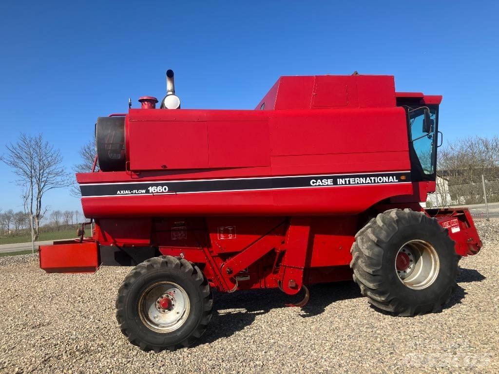 Case IH 1660 Θεριζοαλωνιστικές μηχανές
