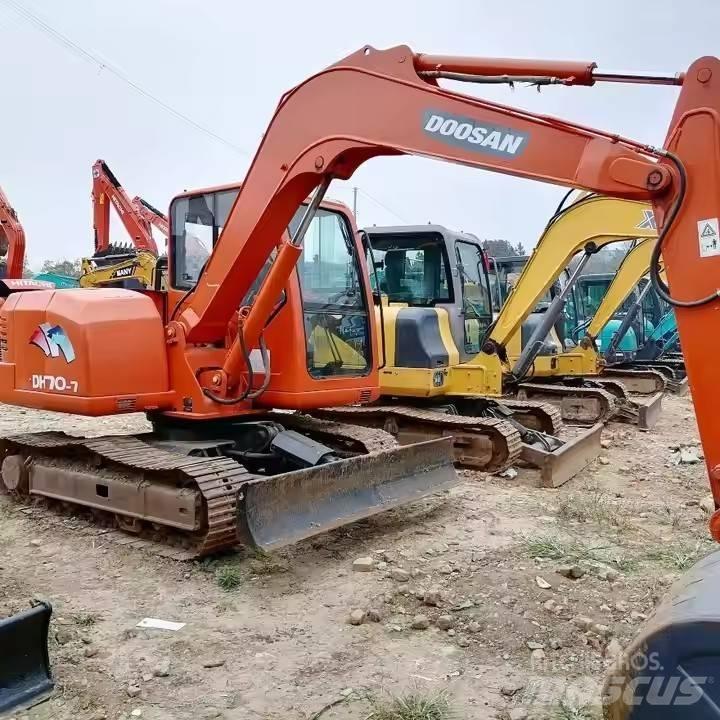 Doosan DH70-7 Εκσκαφείς με ερπύστριες