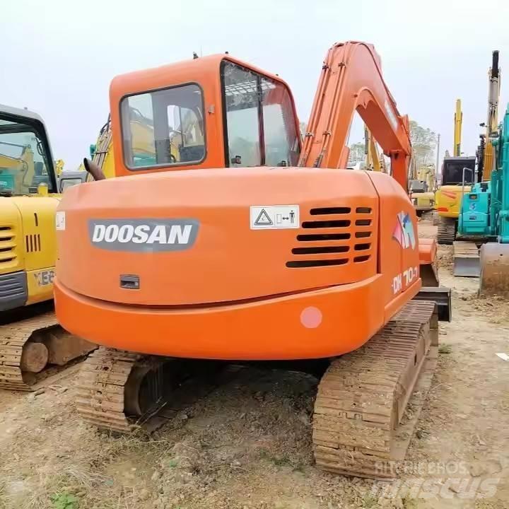 Doosan DH70-7 Εκσκαφείς με ερπύστριες