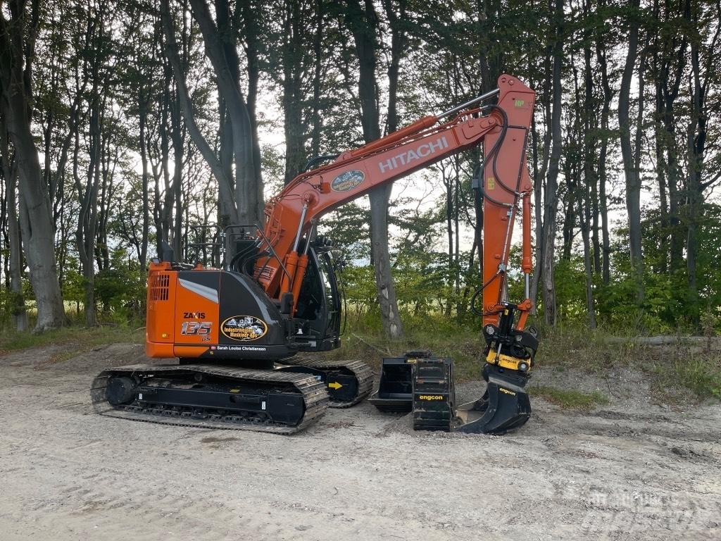 Hitachi ZX 135 US-7 Εκσκαφείς με ερπύστριες