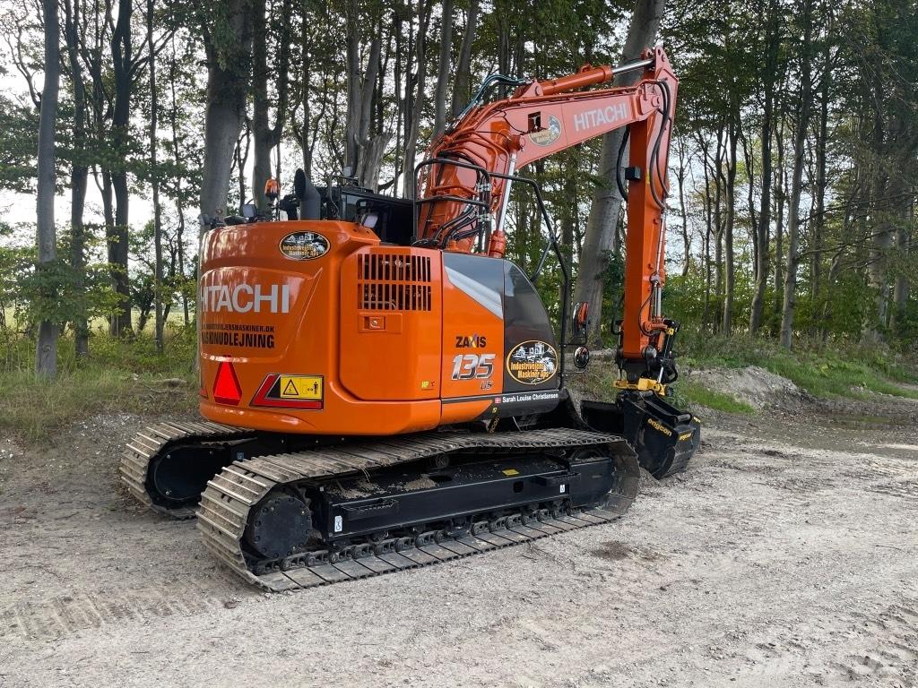 Hitachi ZX 135 US-7 Εκσκαφείς με ερπύστριες