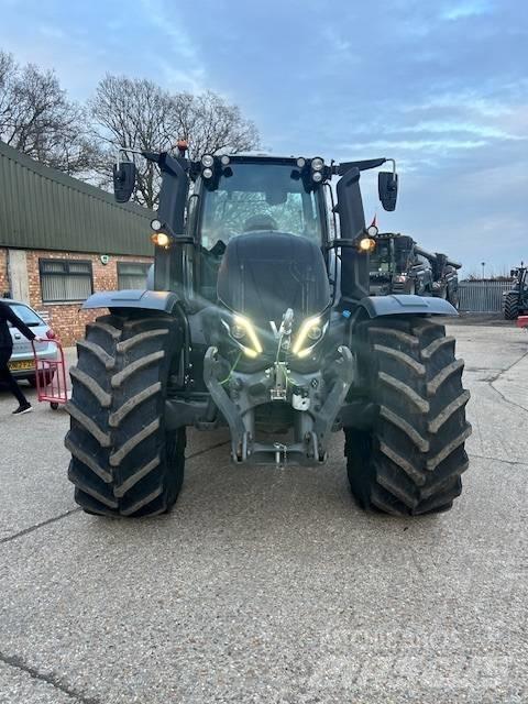 Valtra T 235 D Τρακτέρ