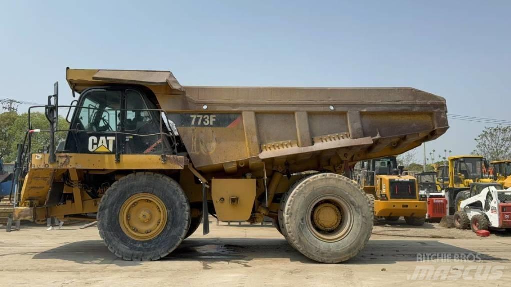 CAT 773 F Άκαμπτα Dumper με ανατρεπόμενο κάδο
