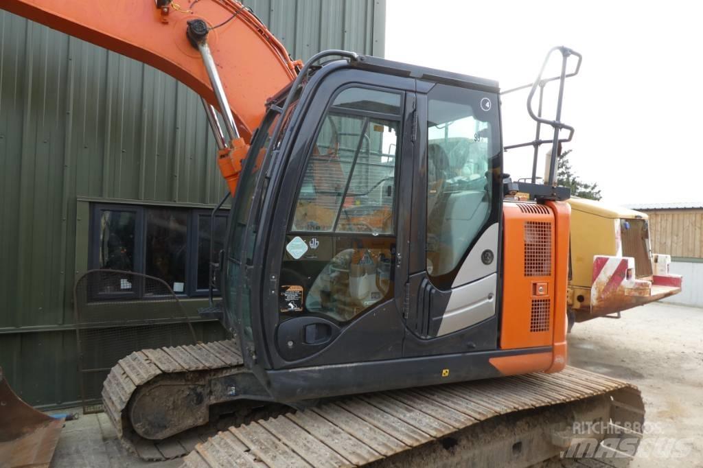 Hitachi ZX 135 US-6 Εκσκαφείς με ερπύστριες