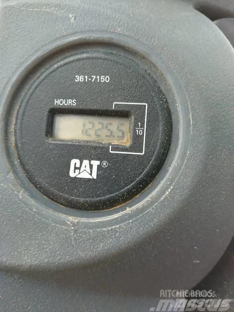 CAT CP 44 Οδοστρωτήρες μονού κυλίνδρου