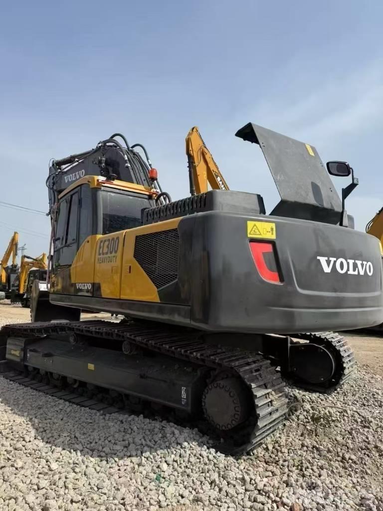 Volvo 300D Εκσκαφείς με ερπύστριες