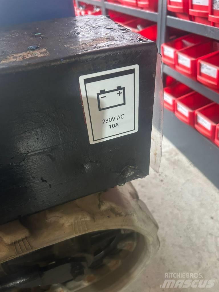 Aichi RM04B Άλλοι ανυψωτήρες και πλατφόρμες
