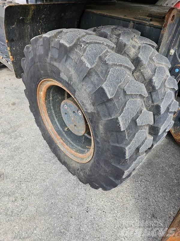 Komatsu PW 148-8 Εκσκαφείς με τροχούς - λάστιχα