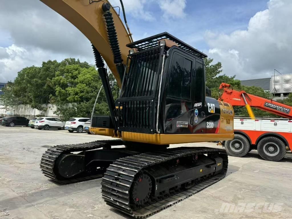 CAT 320 D2 Εκσκαφείς με ερπύστριες