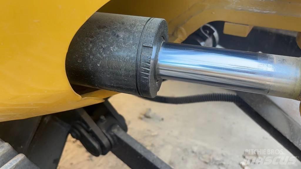 CAT 303.5 Εκσκαφάκι (διαβολάκι) < 7t