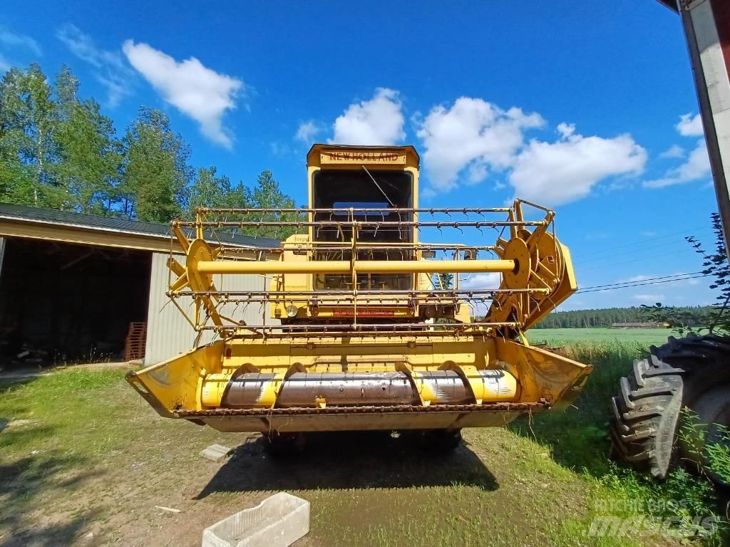 New Holland 8030 Θεριζοαλωνιστικές μηχανές