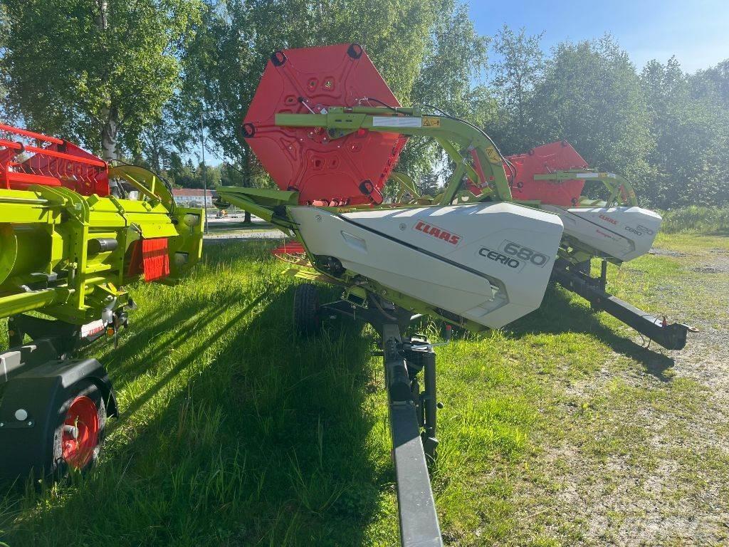 CLAAS Trion Θεριζοαλωνιστικές μηχανές