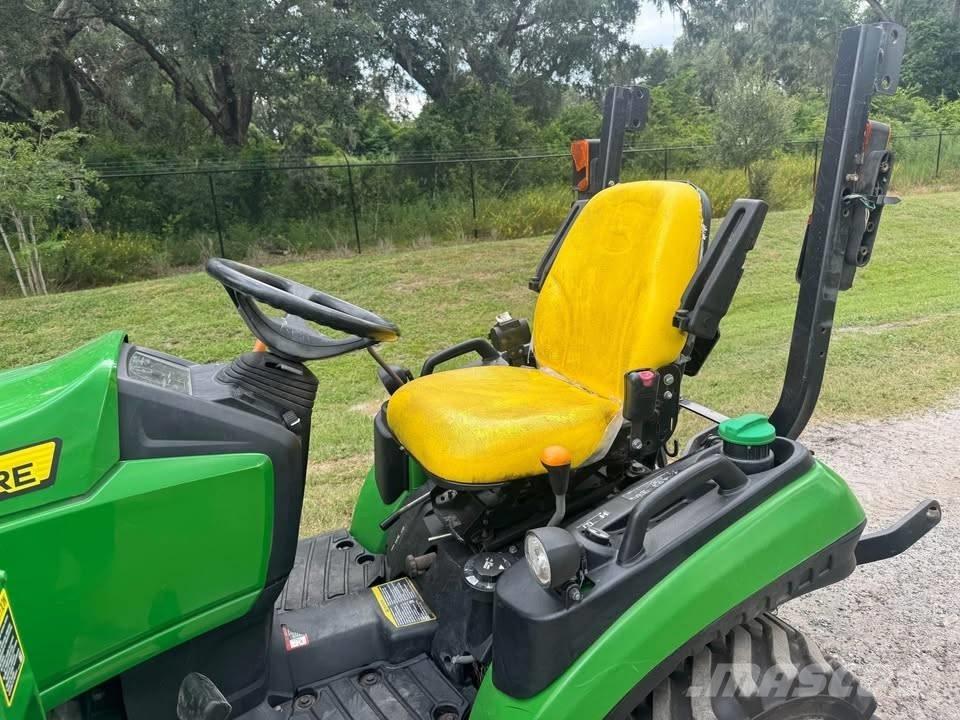 John Deere 1025 R Τρακτέρ