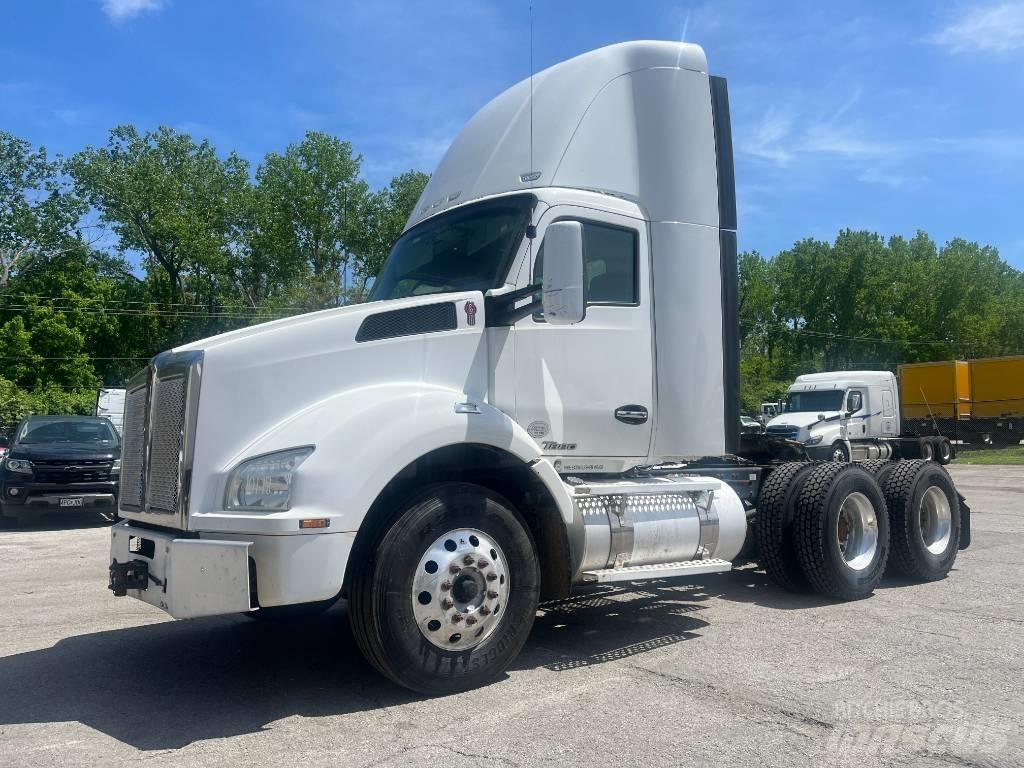 Kenworth T 880 Τράκτορες