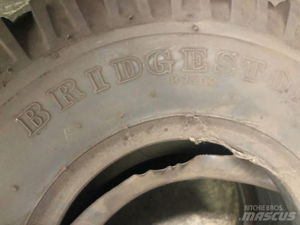 Bridgestone 21x8-9 Ελαστικά και ζάντες