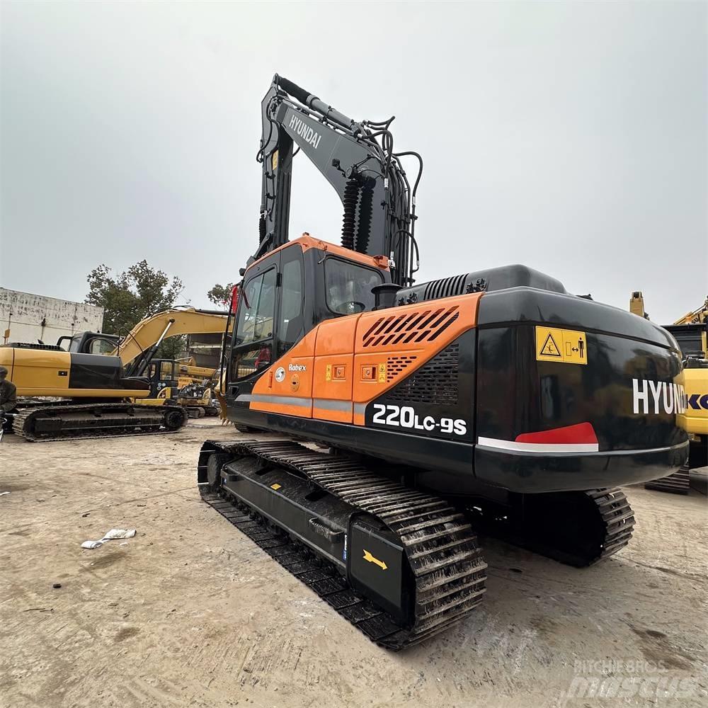 Hyundai R220LC-9S Εκσκαφείς με ερπύστριες