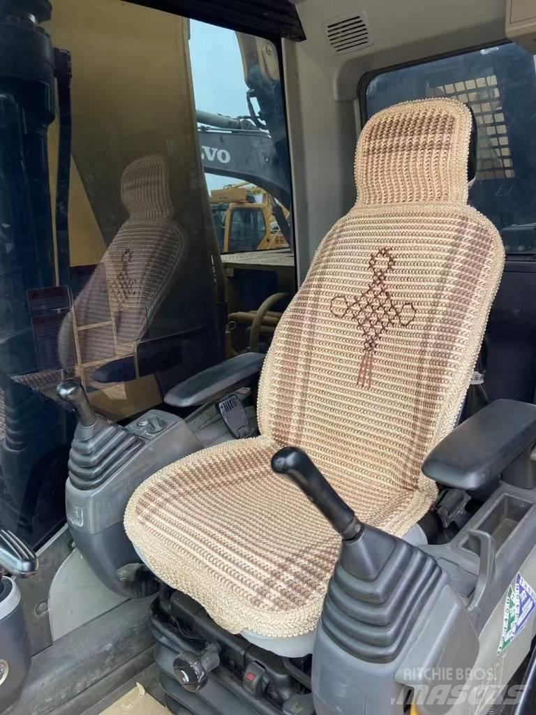 CAT 323 D L Εκσκαφείς με ερπύστριες