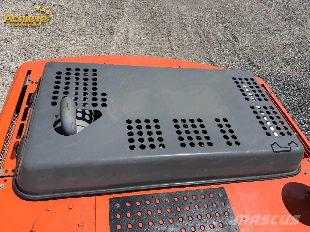 Hitachi ZX 210 Εκσκαφείς με ερπύστριες