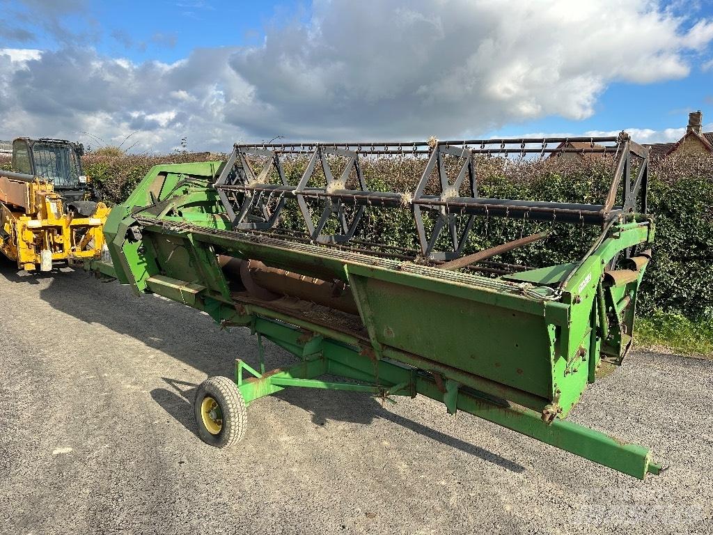 John Deere 1075 Θεριζοαλωνιστικές μηχανές
