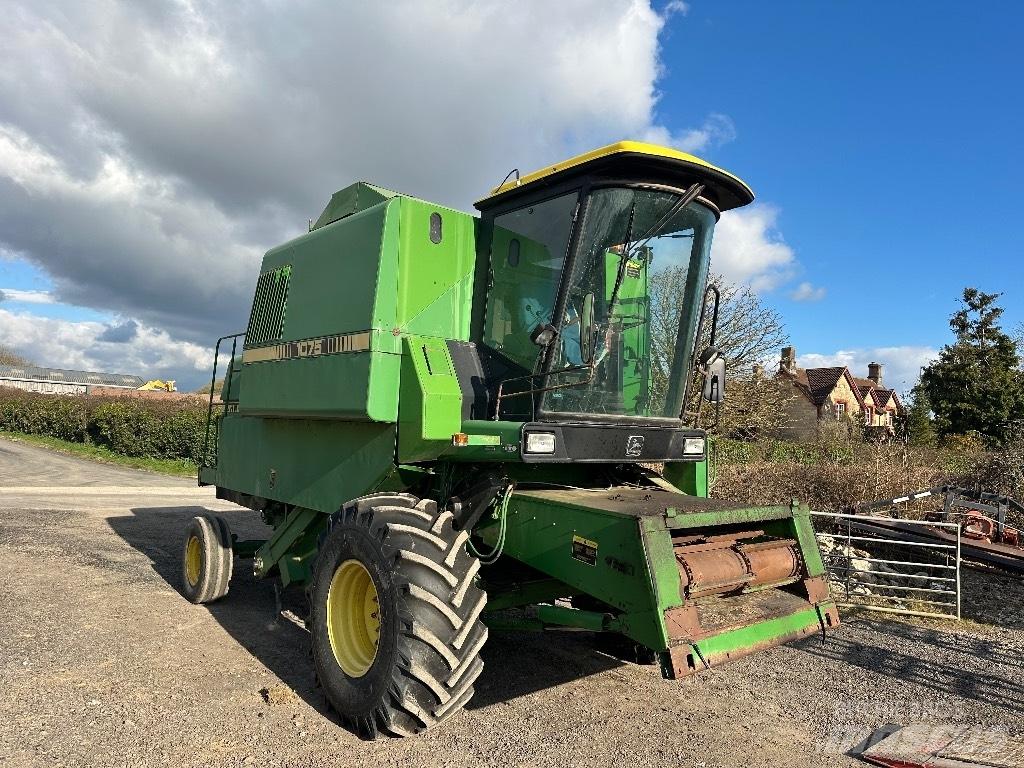 John Deere 1075 Θεριζοαλωνιστικές μηχανές