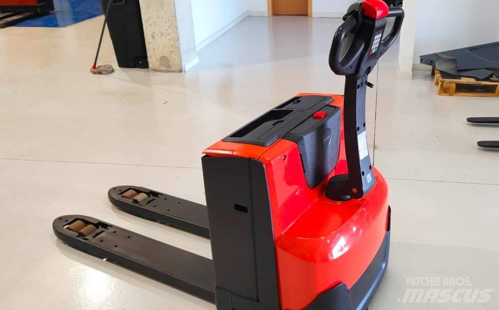 BT LWE 180 Χειροκίνητο περονοφόρο ανυψωτικό